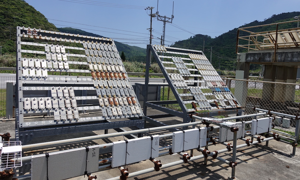 屋外実験設備の写真